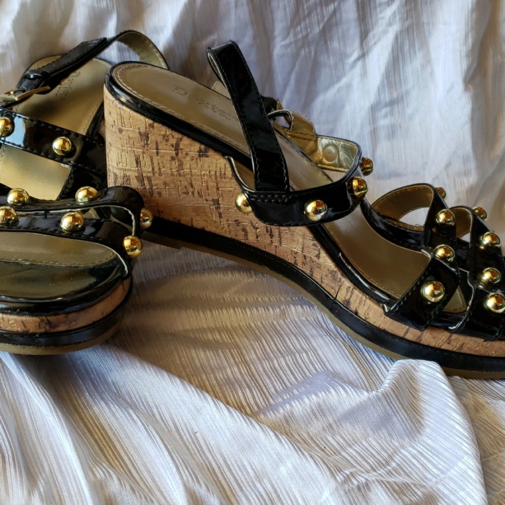 Sandals - Picture 2 of 3